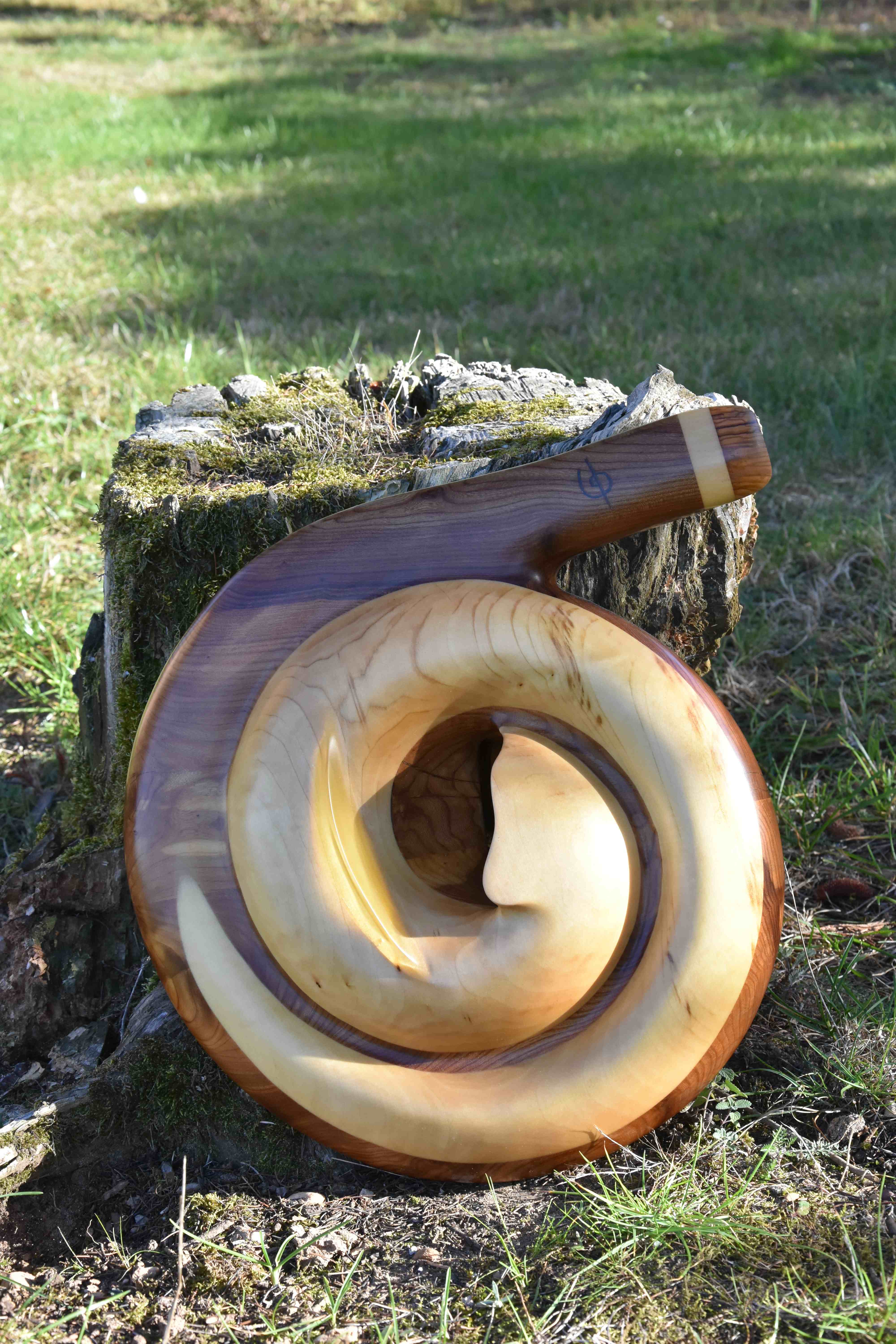 Didgeridoo nommé Ruko, en ré, très compact, fabriqué en bois de tilleul, érable et orme