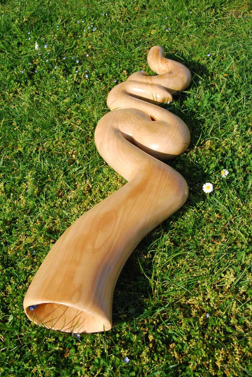 Didgeridoo nommé Waikoro, en Ré, à courbes sinueuses, fabriqué en bois de merisier